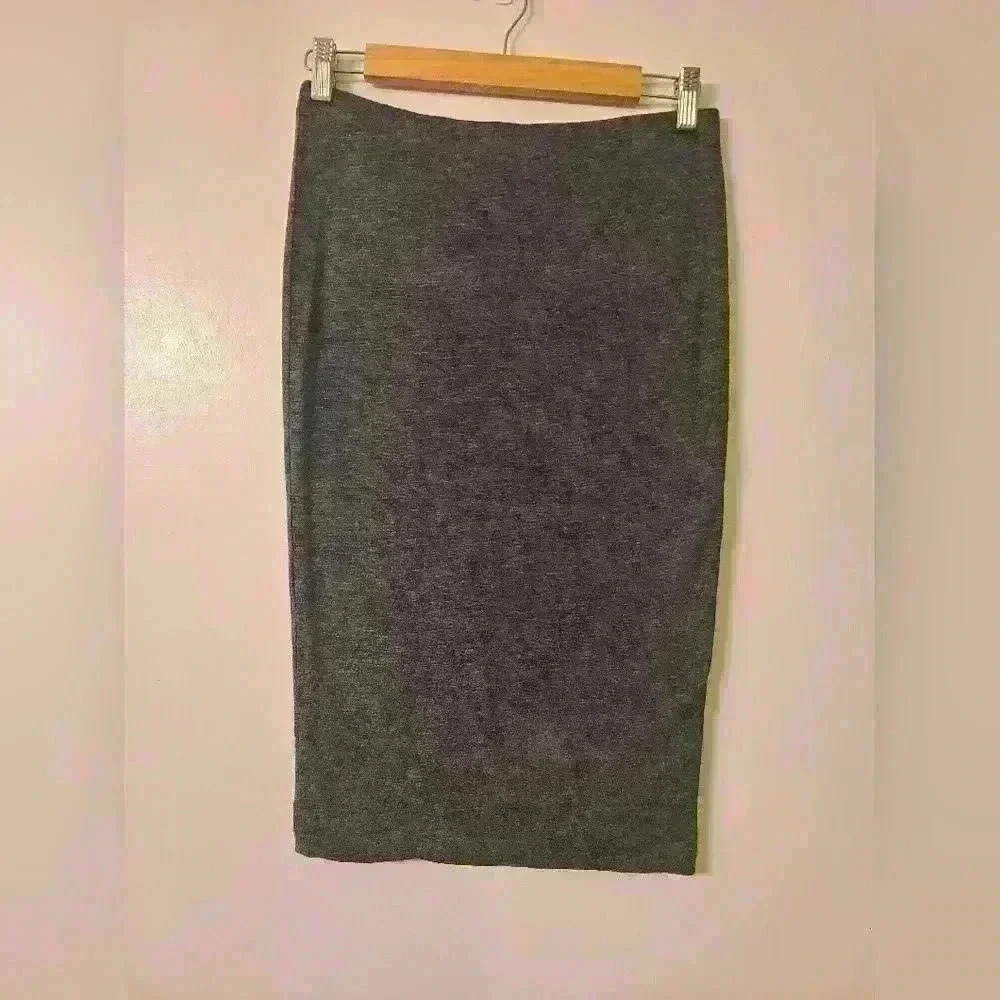 H&M women's knee length skirt